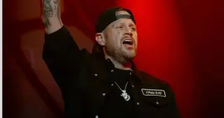 Jelly Roll Sets Extended Touring Hiatus to Focus on Healing