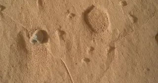 Martian Footprint Lookalikes Uncovered by Curiosity in Mount Sharp Bedrock