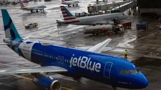 JetBlue reshapes fares ahead of domestic first-class debut