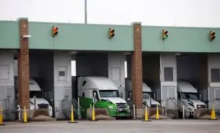 Trump Swaps Canadian Tariffs for Maine Goods Ahead of Midterms