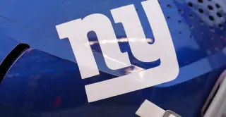 Rookie Arvell Reese Emerges as Giants' Camp Highlight Amid Offense Worries