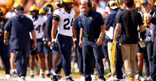 Michigan’s Offense Stalls in 20-14 Loss to Minnesota, Deepening Big Ten Crisis