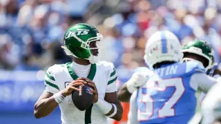 Geno Smith: Jets' O-line Lets Him Go Untouched in Win Over Titans