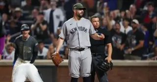 Mets ride timely hits and Yankees' miscues to win 6-3 in Subway Series