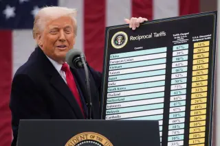 Trump Defies Polls to Keep Tariffs Amid Economic Backlash