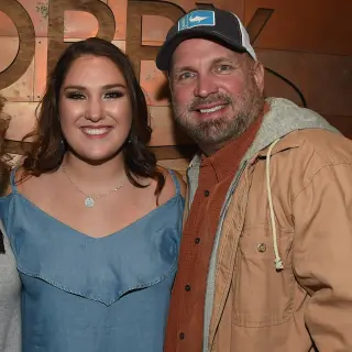 Allie Colleen Brooks: Fear of Public Mourning Her Dad Like Dolly Parton