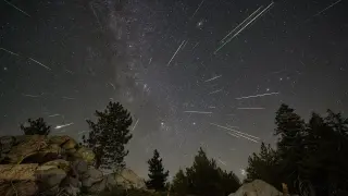 Autumn Skies 2026: Meteor Showers, Planets, and the Equinox