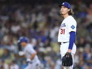 Glasnow exits Dodgers-Astros with lower-back pain after short start