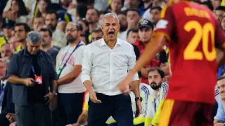 Bottle controversy ends with Kartal staying on after Roma clash