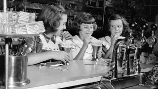 From Sassafras to Vanilla: The Root Beer Float's Unexpected Story