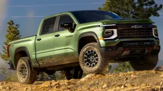 Chevrolet Revamps Silverado 1500 With New V8s, Diesel And A Big Passenger Screen
