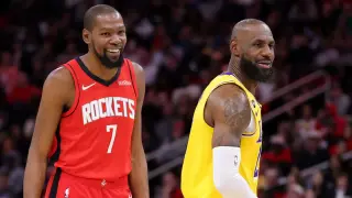 Durant Defends LeBron's Legacy After 76ers Signing