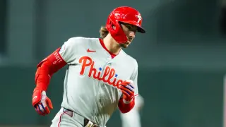 Phillies edge Diamondbacks 2-1 to cap August on a high note