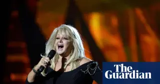 Bonnie Tyler placed in induced coma after emergency intestinal surgery in Portugal