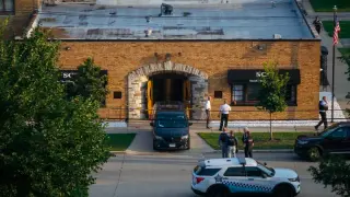 Dozens of decomposed remains found at Chicago funeral home; investigators probe