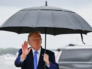 Trump halts planned Iran attack as new talks begin