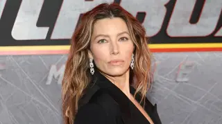 Jessica Biel Cast as Fictional Wife in Searchlight's 'Playmates'