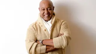 Peabo Bryson Suffered a Stroke; Family Seeks Privacy