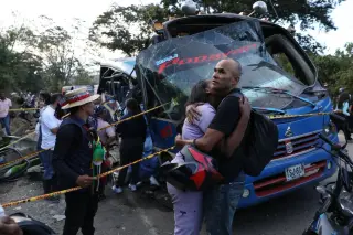 Colombia bus bombing leaves 13–14 dead as violence persists