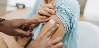 Australia ends pandemic-era free COVID vaccine program, shifting to risk-based NIP coverage