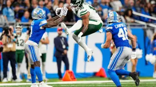 Sadiq's Historic Breakout Defines Jets' Loss to Lions