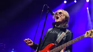 Rock Legend Glenn Hughes retires from live shows on medical advice