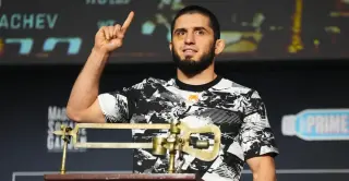 UFC 330 Weigh-Ins Set Up Makhachev-Garry Clash, Dern Seeks Strawweight Gold