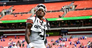 Watson condemns Browns fans' boos amid looming QB competition