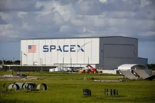 SpaceX IPO Sparks Billions in Passive Buying as Index Funds Move In