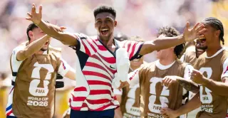 USA seals Round of 16 with 2-0 win over Australia, a historic two-game knockout path