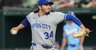 Rangers Complete Sweep as Royals’ Slide Reaches Six