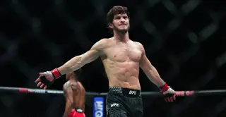Evloev Aims for First UFC Finish in Title Clash with Volkanovski at UFC 333