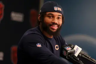 Swift inks 3-year extension with the Chicago Bears