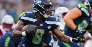 Lock Leads Seahawks to Week 1 Win as Darnold Injures Hip