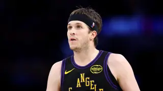 Lakers Face Free-Agent Fork in the Road Over Reaves Max Talk
