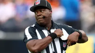 Umpire Larry Smith Suffers Lower-Leg Injury During Texans-Jaguars London Match