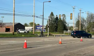 Buffalo Grove High School security guard dies after parking lot crash