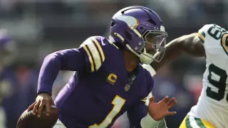 Murray in concussion protocol; Vikings plan for Week 2 as Wentz waits in the wings