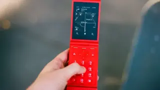 Light Flip Phone: A Nostalgic, Screen-Free Push Against AI