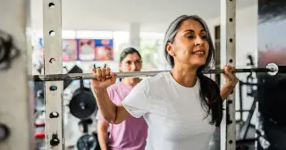 15 Gym Habits Personal Trainers Reject for Safer, Smarter Workouts
