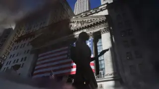 Stock Rally Enriches the Few, Widening the Wealth Gap