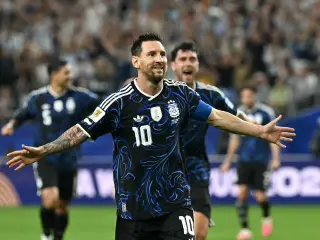 Messi nets again as Argentina tops Group J; England top Group L, DR Congo into knockouts