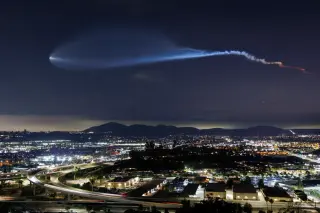 SpaceX's 80,000-Site Bid Sparks Billions in Costs and Carrier Backlash