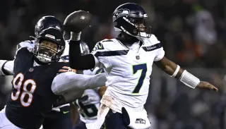 Bears Face Tough Test Against Rebounding Seahawks in Monday Night Clash