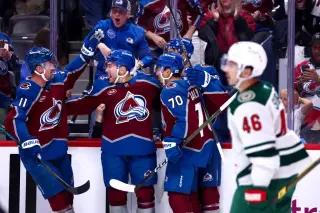 Avalanche grab 2-0 series edge with dominant Game 2 over Wild