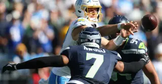 Seahawks Survive 30-23 Thriller Against Winless Chargers Despite Penalty Plague