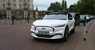 London’s Black Cabs Stand Fast as Robotaxis Move Closer