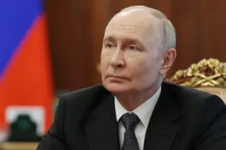 Russia’s mood shifts as fuel shortages bite, yet Putin’s grip holds