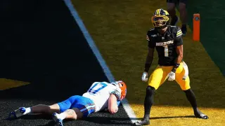 Missouri Tigers dismantle No. 8 Florida Gators in 45-17 home victory