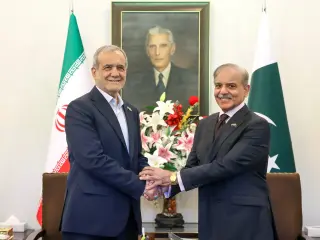 Iran’s Pezeshkian Goes to Pakistan to Convert MoU into Regional Leverage